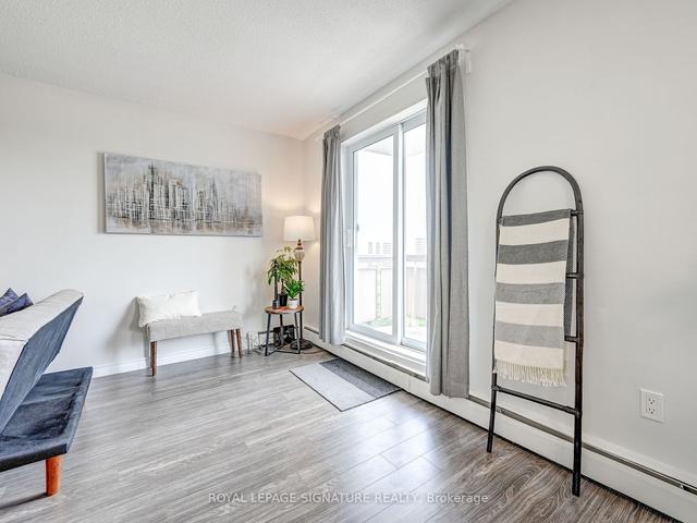 902 - 851 Queenston Rd, Condo with 2 bedrooms, 1 bathrooms and 1 parking in Hamilton ON | Image 3