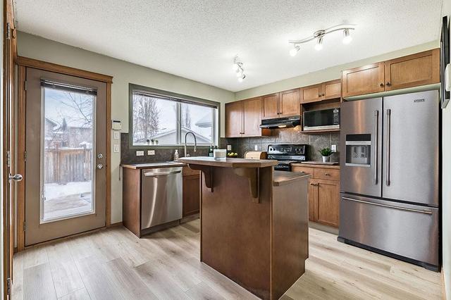 24 Cranberry Way Se, House detached with 3 bedrooms, 1 bathrooms and 2 parking in Calgary AB | Image 10