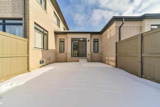 26 Military Cres, House attached with 3 bedrooms, 3 bathrooms and 2 parking in Brampton ON | Image 31