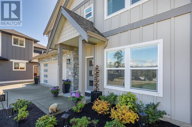 6923 Burr Dr, House detached with 6 bedrooms, 3 bathrooms and 4 parking in Sooke BC | Image 4