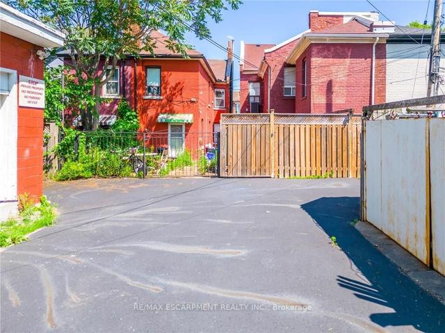 201 John St N, House attached with 4 bedrooms, 3 bathrooms and 6 parking in Hamilton ON | Image 29