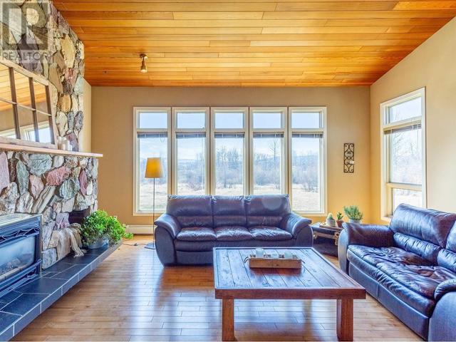 6445 Tyhee Lake Road, House detached with 4 bedrooms, 4 bathrooms and null parking in Bulkley Nechako A BC | Image 17