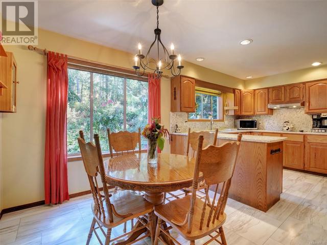 1310 Readings Dr, House detached with 4 bedrooms, 3 bathrooms and 5 parking in North Saanich BC | Image 17