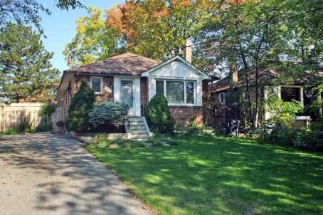 302 Hendon Ave, House detached with 2 bedrooms, 3 bathrooms and 3 parking in Toronto ON | Image 1