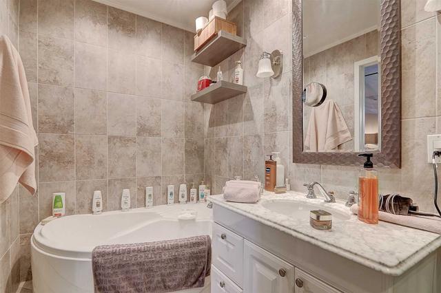 308 Torresdale Ave W, Townhouse with 3 bedrooms, 3 bathrooms and 2 parking in Toronto ON | Image 16