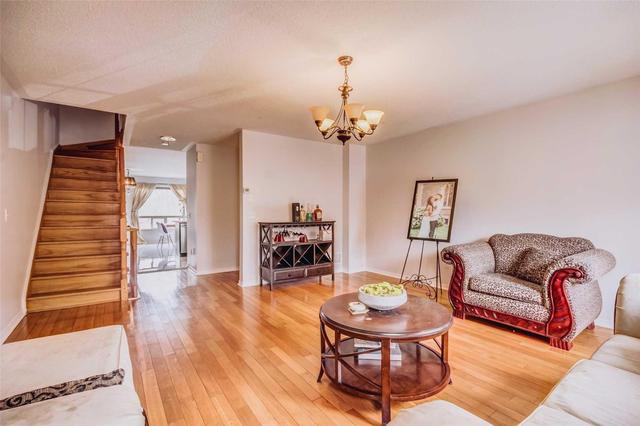 110 Jenkinson Way, Townhouse with 3 bedrooms, 3 bathrooms and 1 parking in Toronto ON | Image 3