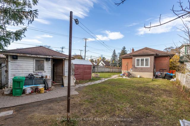 595 Sherbrooke St, House detached with 2 bedrooms, 2 bathrooms and 5 parking in Peterborough ON | Image 22