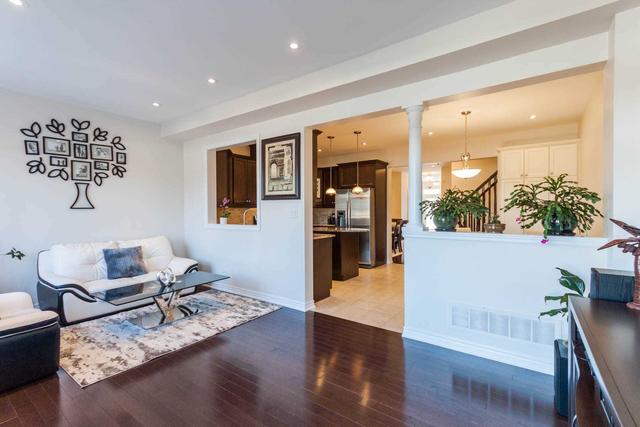 50 Millhouse Crt, House attached with 4 bedrooms, 4 bathrooms and 3 parking in Vaughan ON | Image 6