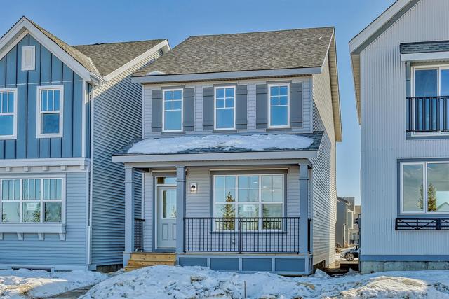 109 Lavender Manor Se, House detached with 3 bedrooms, 2 bathrooms and 2 parking in Calgary AB | Image 1