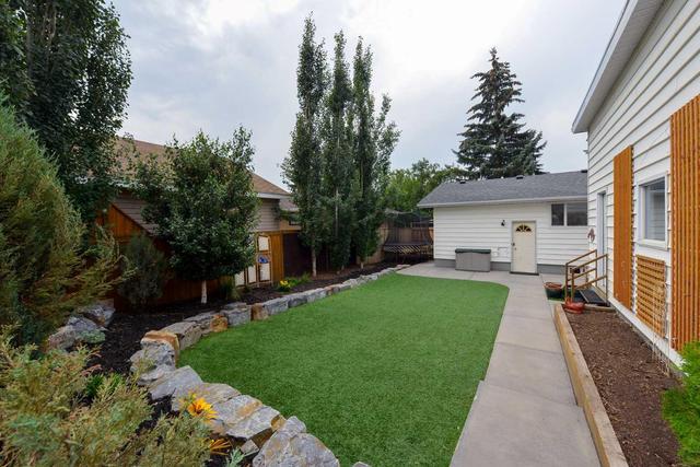 2412 Langriville Drive Sw, House detached with 3 bedrooms, 2 bathrooms and 3 parking in Calgary AB | Image 35