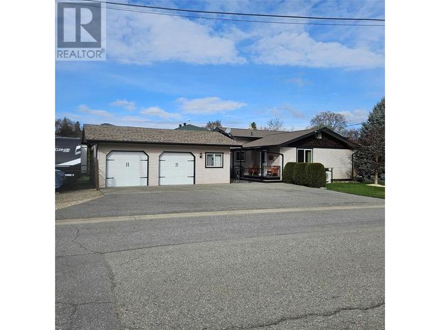 2315 Wilson Avenue, House detached with 3 bedrooms, 1 bathrooms and 5 parking in Armstrong BC | Image 3