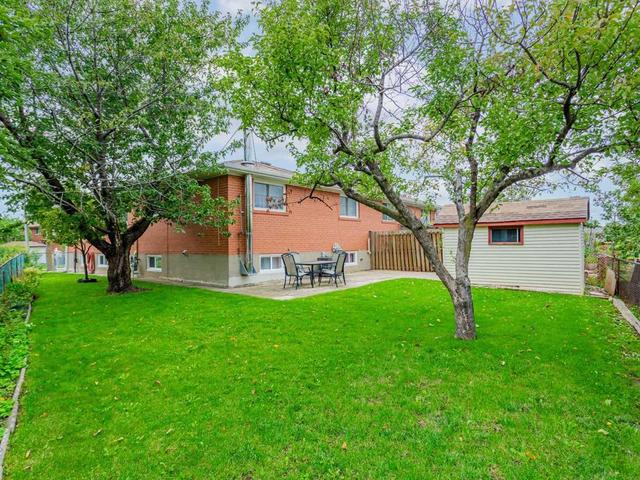 95 Hisey Cres, House semidetached with 3 bedrooms, 2 bathrooms and 4 parking in Toronto ON | Image 26