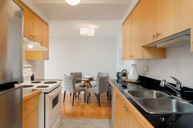 1104 - 47 St Clair Ave W, Condo with 2 bedrooms, 2 bathrooms and 1 parking in Toronto ON | Image 8
