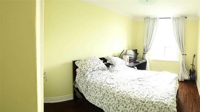 807 - 1 Four Winds Dr, Condo with 3 bedrooms, 2 bathrooms and 1 parking in Toronto ON | Image 7