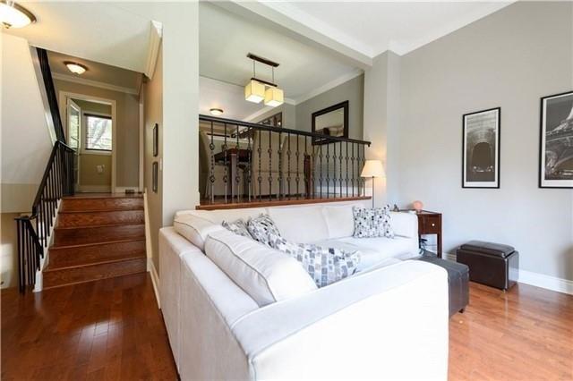2224 Marine Dr, Townhouse with 3 bedrooms, 3 bathrooms and 2 parking in Oakville ON | Image 2