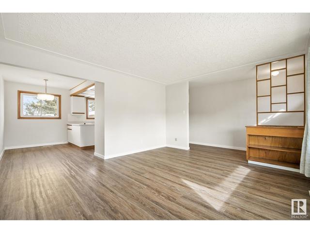 9016 135a Av Nw, House detached with 3 bedrooms, 1 bathrooms and 4 parking in Edmonton AB | Image 9