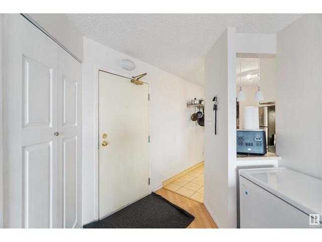506 - 10149 Saskatchewan Dr Nw Nw, Condo with 2 bedrooms, 2 bathrooms and null parking in Edmonton AB | Image 3