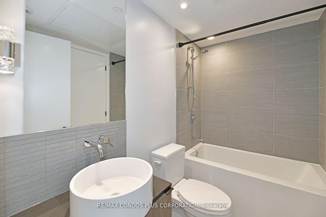 233 - 161 Roehampton Ave, Condo with 1 bedrooms, 1 bathrooms and 0 parking in Toronto ON | Image 3