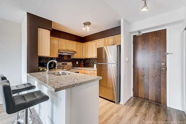 710 - 51 Baffin Crt, Condo with 1 bedrooms, 1 bathrooms and 2 parking in Richmond Hill ON | Image 4