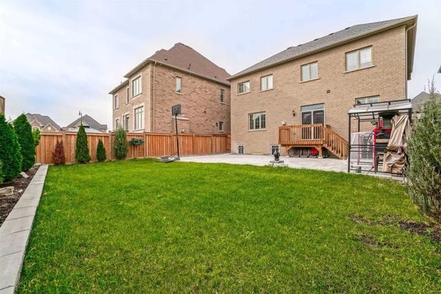 38 Love Crt, House detached with 4 bedrooms, 4 bathrooms and 8 parking in Brampton ON | Image 14