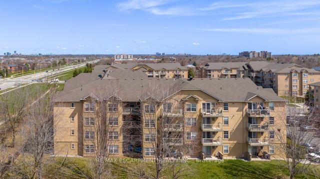 411 - 1490 Bishops Gate, Condo with 3 bedrooms, 2 bathrooms and 1 parking in Oakville ON | Image 24