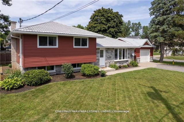 25 Low St, House detached with 3 bedrooms, 3 bathrooms and 4 parking in Prince Edward County ON | Image 1