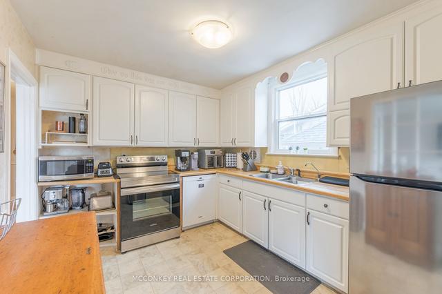 1115 Hilltop St, House detached with 2 bedrooms, 2 bathrooms and 3 parking in Peterborough ON | Image 4