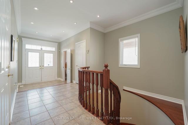 41 Vas Rd, House detached with 3 bedrooms, 4 bathrooms and 4 parking in Vaughan ON | Image 2