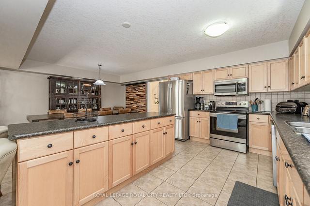 21 Penfold Dr, House detached with 4 bedrooms, 4 bathrooms and 3 parking in Guelph ON | Image 39