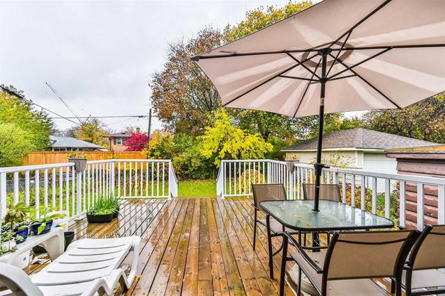 toronto - 60 Beacham Cres, House detached with 4 bedrooms, 2 bathrooms and 5 parking in Toronto ON | Image 16