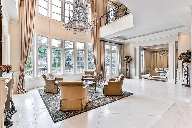 19 High Point Rd, House detached with 6 bedrooms, 12 bathrooms and 30 parking in Toronto ON | Image 6
