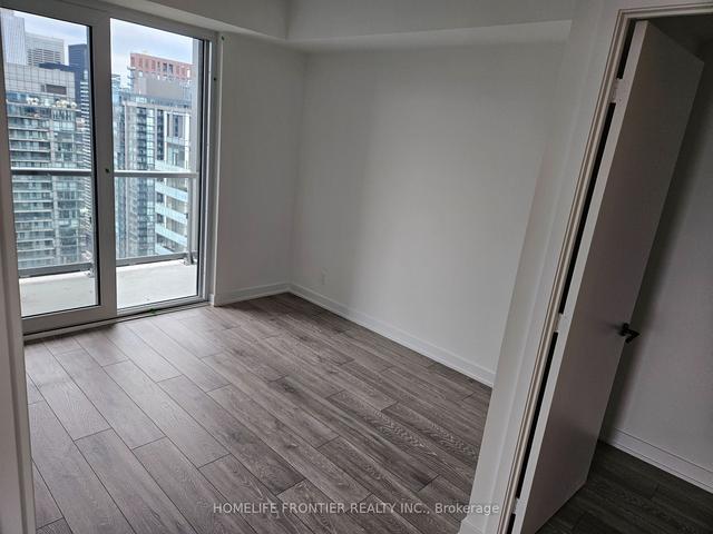4702 - 108 Peter St, Condo with 3 bedrooms, 2 bathrooms and 1 parking in Toronto ON | Image 11