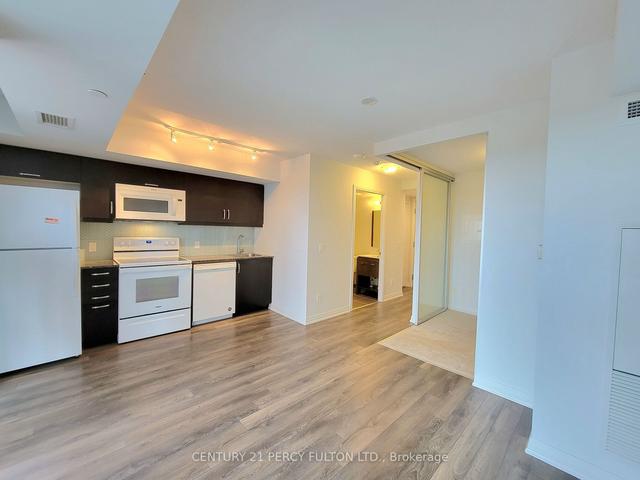 704 - 30 Meadowglen Pl, Condo with 1 bedrooms, 1 bathrooms and 0 parking in Toronto ON | Image 17