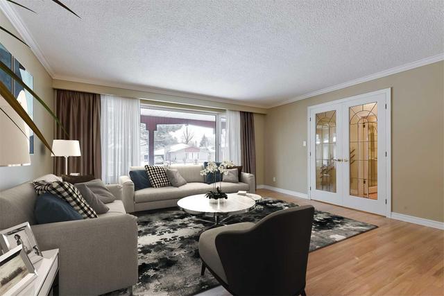 62 Kentish Cres, House detached with 3 bedrooms, 3 bathrooms and 2 parking in Toronto ON | Image 4