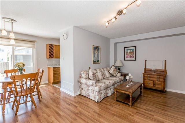 70 Admiral Cres, House attached with 3 bedrooms, 3 bathrooms and 2 parking in Essa ON | Image 5