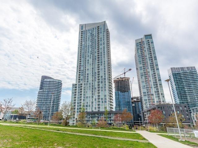 1012 - 70 Queens Wharf Rd, Condo with 3 bedrooms, 2 bathrooms and 1 parking in Toronto ON | Image 1