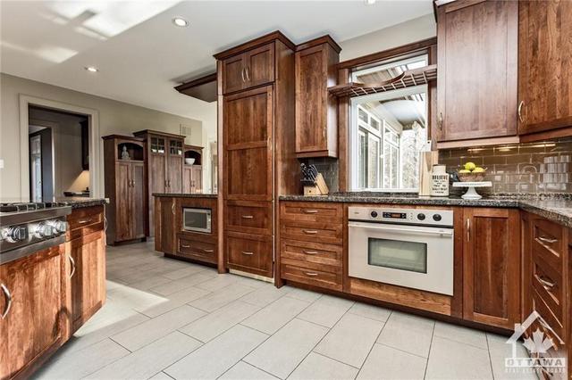 32 Marchvale Drive, House detached with 5 bedrooms, 5 bathrooms and 10 parking in Ottawa ON | Image 13
