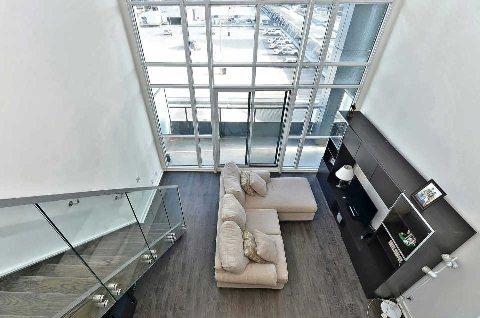 533 - 5 Hanna Ave, Condo with 1 bedrooms, 2 bathrooms and 1 parking in Toronto ON | Image 3