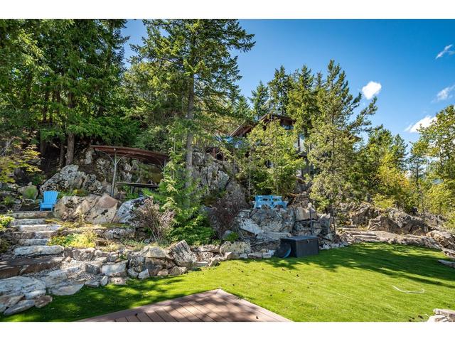 285 Kootenay Lake Road, House detached with 3 bedrooms, 4 bathrooms and 2 parking in Central Kootenay E BC | Image 83