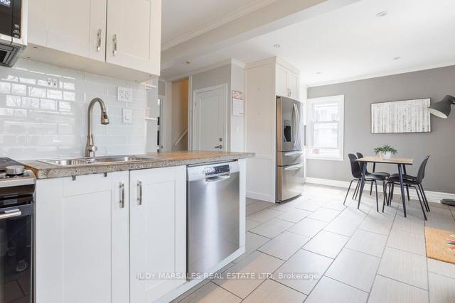 214 East 33rd St, House detached with 3 bedrooms, 2 bathrooms and 2 parking in Hamilton ON | Image 2