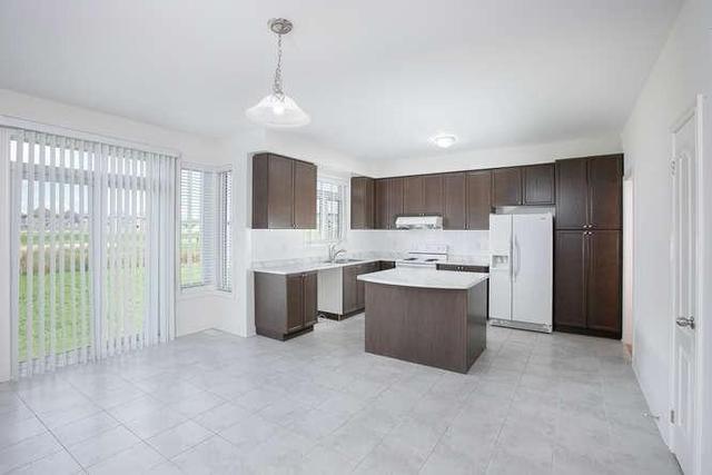 125 Stewart Cres, House detached with 4 bedrooms, 4 bathrooms and 3 parking in Bradford West Gwillimbury ON | Image 4