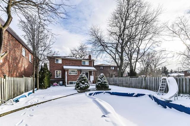 90 Hill Cres, House detached with 4 bedrooms, 4 bathrooms and 7 parking in Toronto ON | Image 18