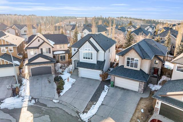 311 Valley Crest Court Nw, House detached with 4 bedrooms, 3 bathrooms and 4 parking in Calgary AB | Image 2