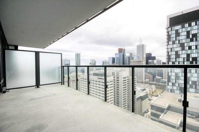 2408 - 488 University Ave, Condo with 2 bedrooms, 2 bathrooms and null parking in Toronto ON | Image 14