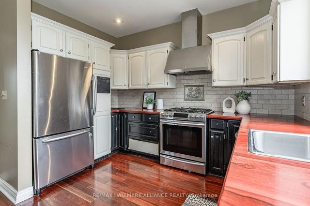 57 Rupert Crt, House detached with 3 bedrooms, 5 bathrooms and 5 parking in Hamilton ON | Image 3