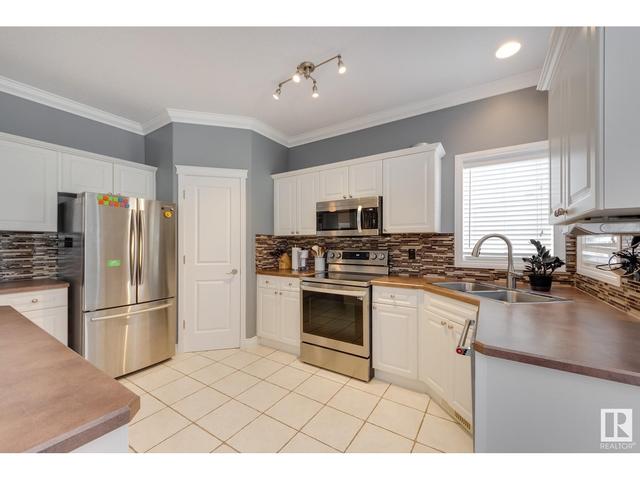 4618 163 Av Nw, House detached with 3 bedrooms, 2 bathrooms and null parking in Edmonton AB | Image 3