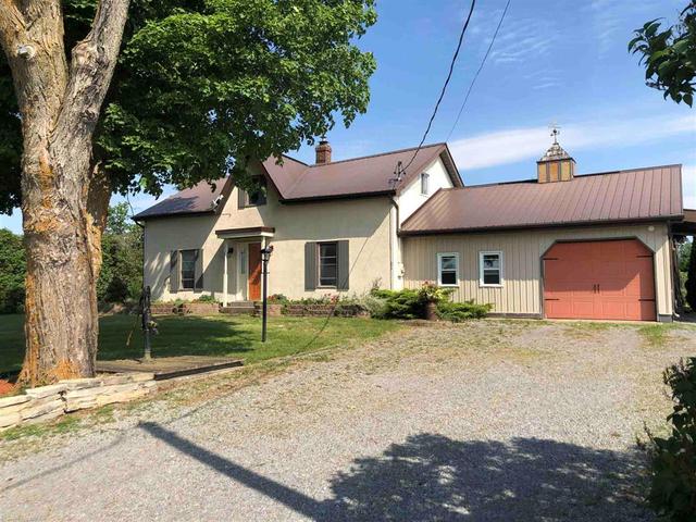 2462 Freeman Road, House detached with 3 bedrooms, 1 bathrooms and 10 parking in South Frontenac ON | Image 3