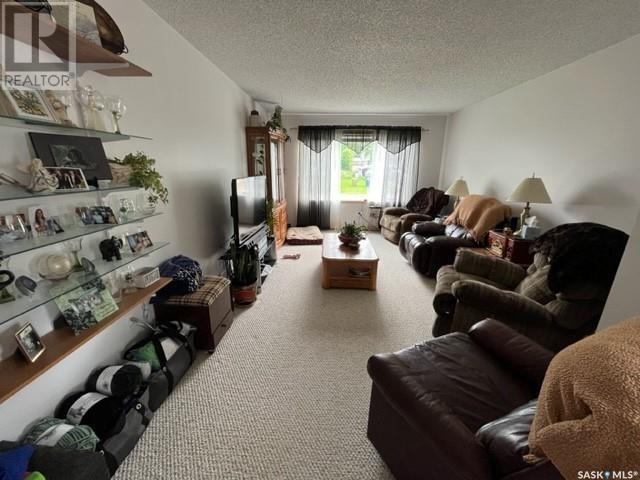 305 3rd Street, House detached with 3 bedrooms, 2 bathrooms and null parking in Star City SK | Image 24