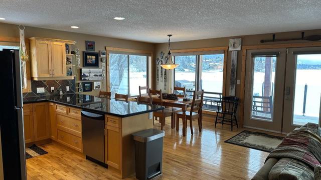 1747 5th Avenue, House detached with 3 bedrooms, 3 bathrooms and 3 parking in Invermere BC | Image 16