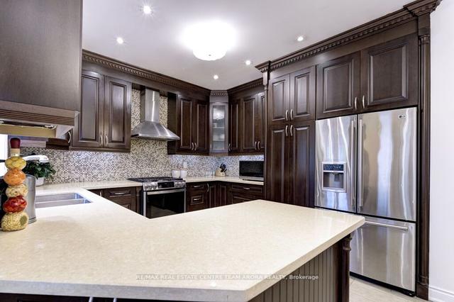 368 Arrowsmith Dr, House detached with 4 bedrooms, 4 bathrooms and 6 parking in Mississauga ON | Image 7